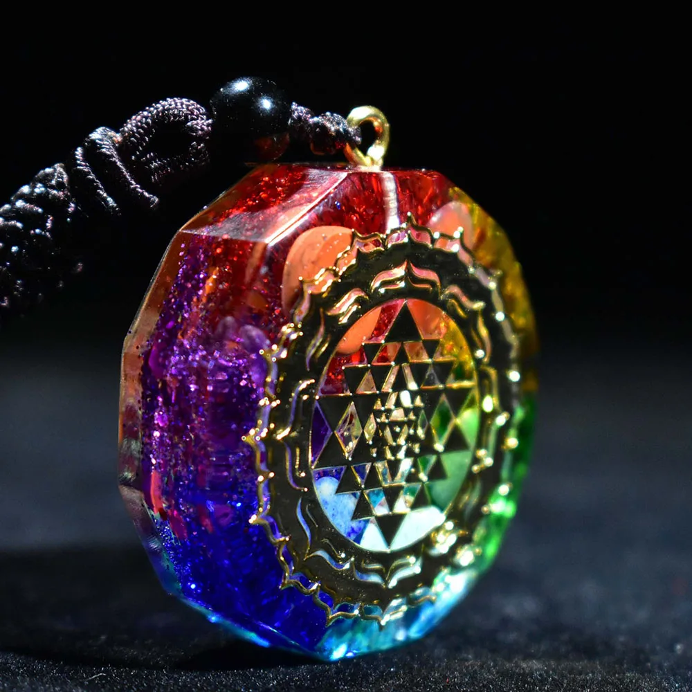 Ha29e42d7f8c7469b8e8d497a58c9c93eY.webp 7 Chakra Orgonite Pendant Om Symbol Luminous Necklace Healing Crystals Energy Generator for Reiki Meditation Jewelry 1.38 inch